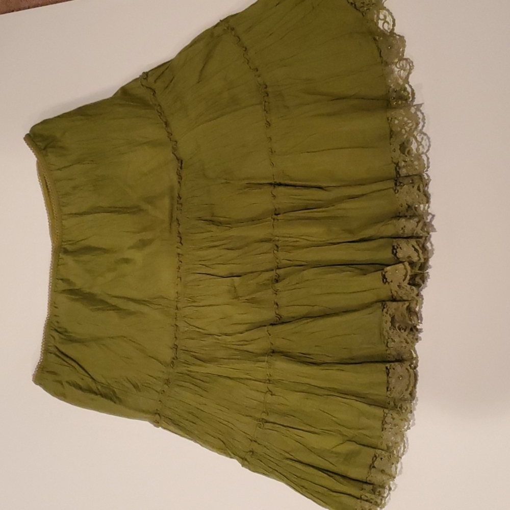 Tease | lace trim skirt